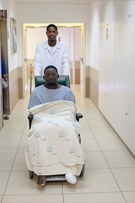 {"en":"Corporate photo 1","es":"Corporativo foto 1","fr":"Entreprise photo 1"}